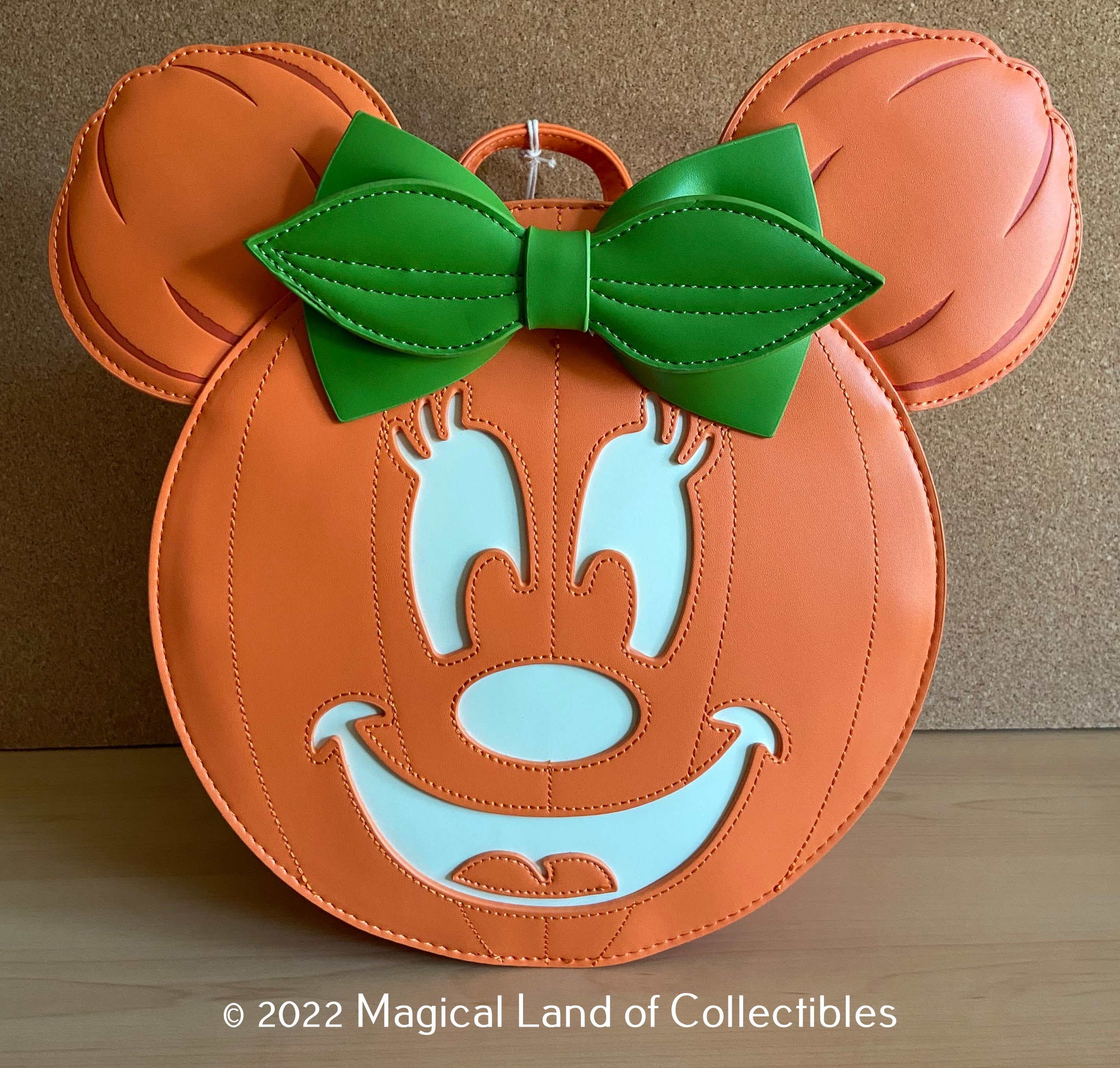 NWT Minnie purchases Mouse Pumpkin Loungefly GLOW IN THR DARK